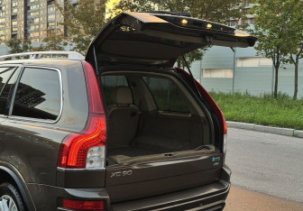 Подержанный автомобиль Volvo XC90 2012 года (35 фото)