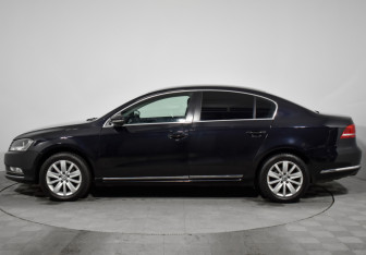 Подержанный автомобиль Volkswagen Passat Sedan 2011 года (8 фото)