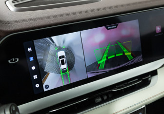 Подержанный автомобиль Geely Monjaro 2023 года (18 фото)