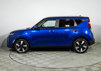 Подержанный автомобиль Kia Soul 2022 года (8 фото)