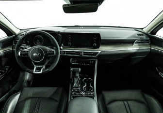 Подержанный автомобиль Kia K5 2020 года (13 фото)