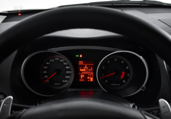 Подержанный автомобиль Mitsubishi Outlander 2008 года (19 фото)