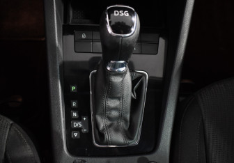 Подержанный автомобиль Skoda Octavia Liftback 2018 года (17 фото)