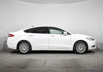 Подержанный автомобиль Ford Mondeo Sedan 2019 года (4 фото)