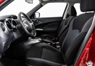 Подержанный автомобиль Nissan Juke 2018 года (15 фото)