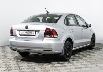 Подержанный автомобиль Volkswagen Polo Sedan 2017 года (5 фото)