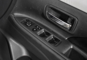 Подержанный автомобиль Mitsubishi Outlander 2013 года (12 фото)