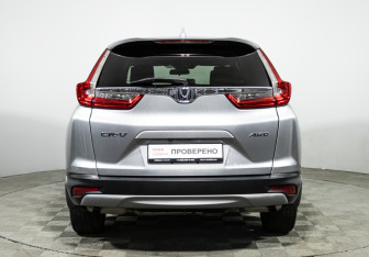 Подержанный автомобиль Honda CR-V 2019 года (6 фото)