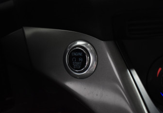 Подержанный автомобиль Ford Kuga 2014 года (16 фото)