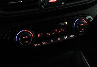 Подержанный автомобиль Kia Cerato Sedan 2019 года (16 фото)