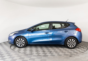 Подержанный автомобиль Kia Ceed Hatchback 2013 года (8 фото)