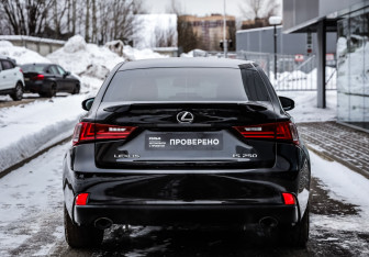 Подержанный автомобиль Lexus IS Sedan 2014 года (8 фото)