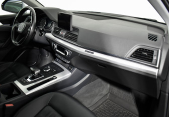 Подержанный автомобиль Audi Q5 2017 года (13 фото)