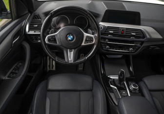 Подержанный автомобиль BMW X3 2020 года (12 фото)