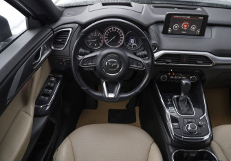 Подержанный автомобиль Mazda CX-9 2018 года (11 фото)