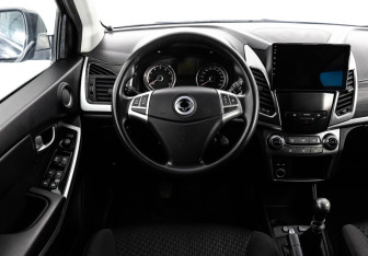 Подержанный автомобиль SsangYong Actyon 2014 года (11 фото)
