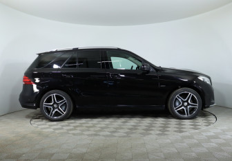 Подержанный автомобиль Mercedes-Benz GLE 2016 года (4 фото)