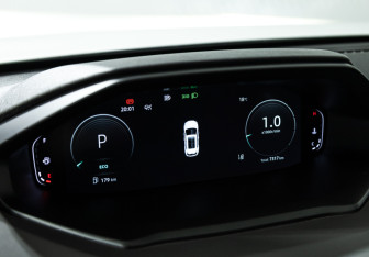 Подержанный автомобиль Changan UNI-S 2024 года (12 фото)