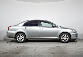 Подержанный автомобиль Toyota Avensis Sedan 2007 года (4 фото)