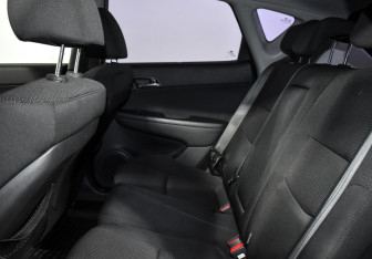 Подержанный автомобиль Hyundai i30 Hatchback 2011 года (12 фото)
