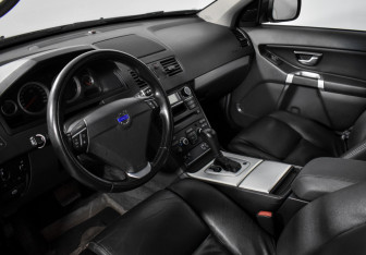 Подержанный автомобиль Volvo XC90 2013 года (9 фото)