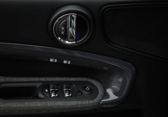 Подержанный автомобиль MINI Countryman 2018 года (26 фото)