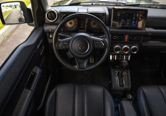 Подержанный автомобиль Suzuki Jimny 2020 года (13 фото)
