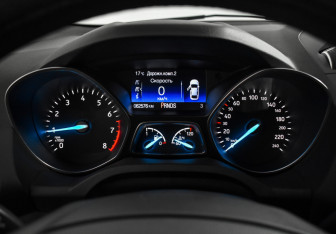 Подержанный автомобиль Ford Kuga 2017 года (19 фото)