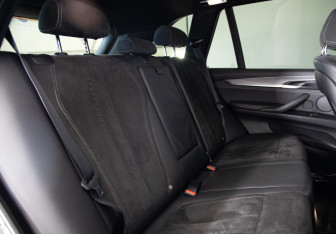 Подержанный автомобиль BMW X5 2017 года (13 фото)