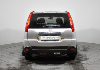 Подержанный автомобиль Nissan X-Trail 2008 года (6 фото)