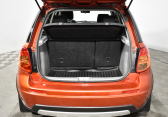 Подержанный автомобиль Suzuki SX4 Hatchback 2012 года (20 фото)