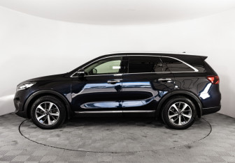 Подержанный автомобиль Kia Sorento 2018 года (8 фото)