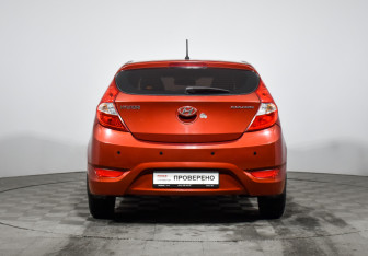 Подержанный автомобиль Hyundai Solaris Hatchback 2012 года (6 фото)