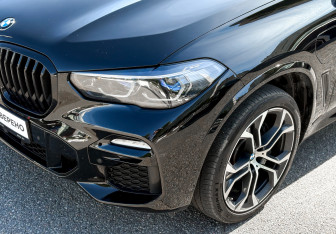 Подержанный автомобиль BMW X5 2021 года (7 фото)
