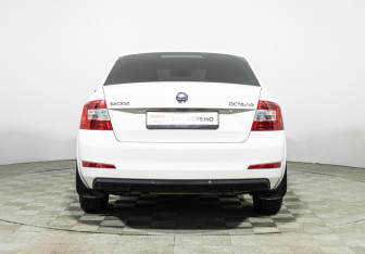 Подержанный автомобиль Skoda Octavia Liftback 2014 года (6 фото)