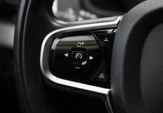 Подержанный автомобиль Volvo XC90 2015 года (16 фото)