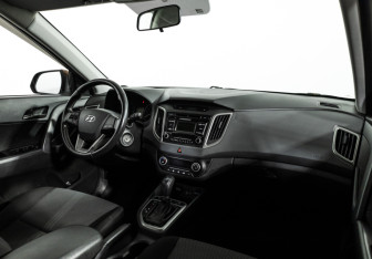 Подержанный автомобиль Hyundai Creta 2019 года (9 фото)