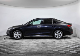 Подержанный автомобиль Skoda Octavia Liftback 2021 года (8 фото)
