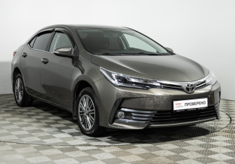 Подержанный автомобиль Toyota Corolla Sedan 2018 года (3 фото)