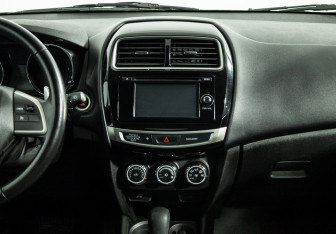 Подержанный автомобиль Mitsubishi ASX 2014 года (14 фото)