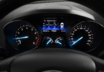 Подержанный автомобиль Ford Kuga 2017 года (17 фото)