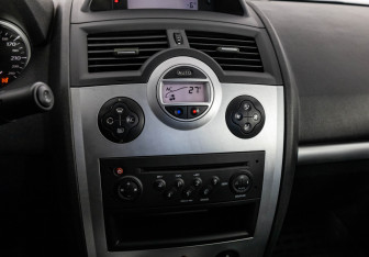 Подержанный автомобиль Renault Megane Sedan 2008 года (13 фото)