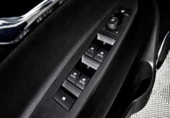 Подержанный автомобиль Opel Antara 2013 года (18 фото)