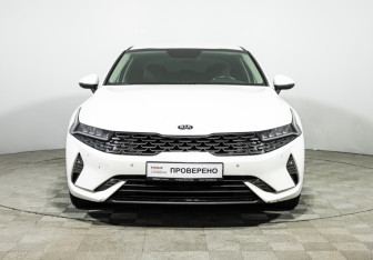 Подержанный автомобиль Kia K5 2020 года (2 фото)