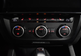 Подержанный автомобиль Volkswagen Jetta Sedan 2012 года (16 фото)