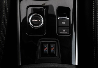 Подержанный автомобиль Mitsubishi Outlander 2018 года (17 фото)