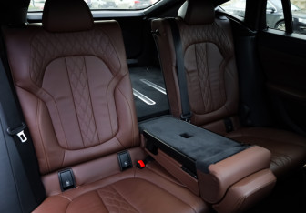 Подержанный автомобиль BMW X6 2020 года (26 фото)