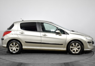 Подержанный автомобиль Peugeot 308 Hatchback 2008 года (4 фото)