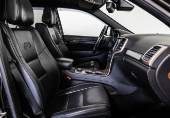 Подержанный автомобиль Jeep Grand Cherokee 2014 года (20 фото)