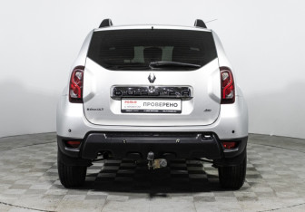 Подержанный автомобиль Renault Duster 2015 года (6 фото)